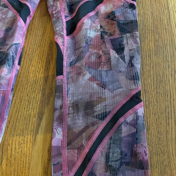 Lululemon On Pace Crop 21” - Sun Dazed Multi Pink - Picture 2 of 8